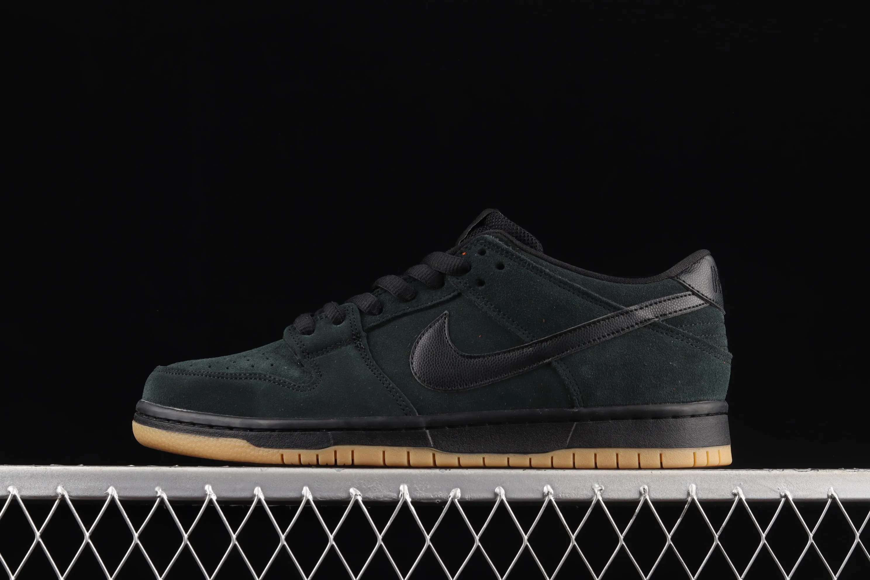 All Categories Nk SB Dunk Series Nk SB Dunk Low Low-top Shoes Nk Dunk SB Low Pro IW SB Dunk Series Retro Low-top Casual Sports Skateboard Shoes 819674-002